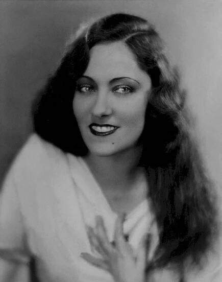 Gloria Swanson: *27.3.1899 – †4.4.1983, americká filmová herečka