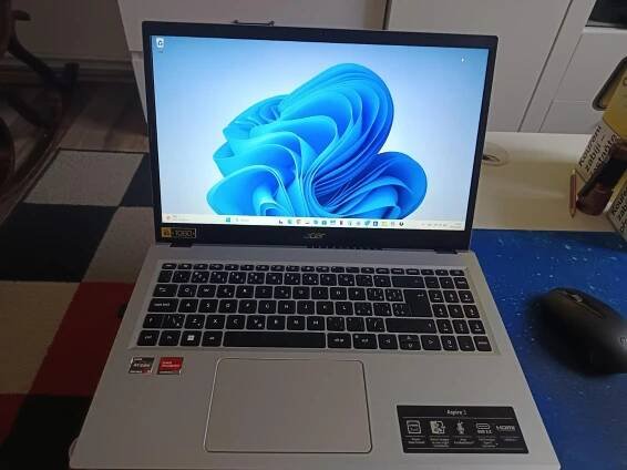 ACER Aspire A315-24P-R85X 3 měsíce starý