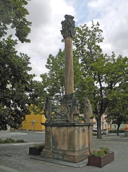 Soubor:Postelberg-Mariensäule-1.jpg