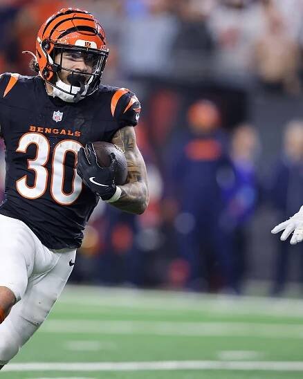 Bengals RB Chase Brown, WR Tee Higgins questionable vs. Steelers