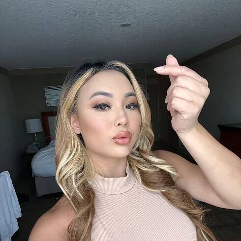 Inside The World Of Social Media Guru, Kazumi