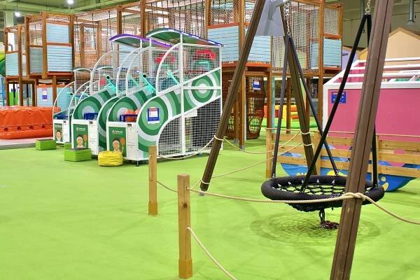 Superland – nejlepší rodinný krytý zábavní park pro děti v Praze 🥳 Atrakce a dětská herna ČR