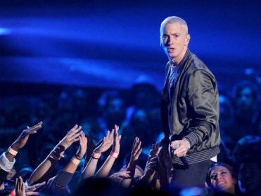 Eminem během vystoupení v roce 2014