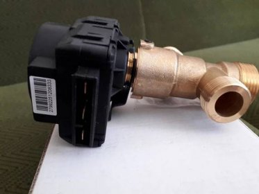 Třícestný ventil pro plynový kotel Wolf - nový - nepoužitý - levně - Stavebniny