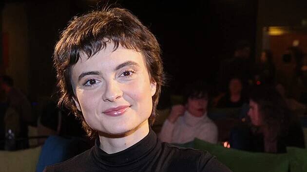 Eva Podzimková, dříve Josefíková teď vypadá jako Audrey Hepburn.