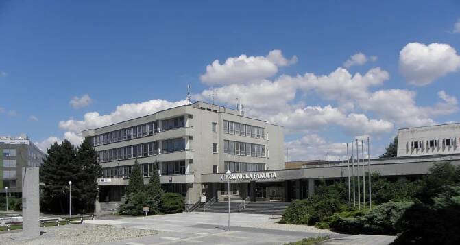 Soubor:Olomouc01 Faculty of Law2.JPG – Wikipedie