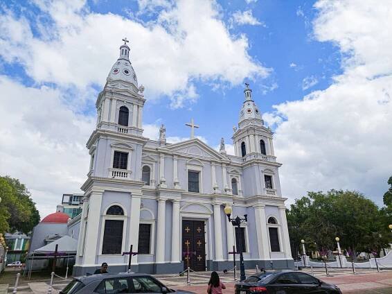 Puerto Rico – SY Blowing Bubbles
