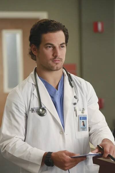 Giacomo Gianniotti - Actor