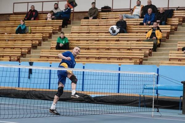 Kam za sportem? TOP házená i nohejbal v akci, kdo hraje fotbalovou přípravu