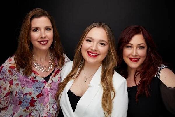 Wendy Wilson, Lola Bonfiglio and Carnie Wilson in 2021. 