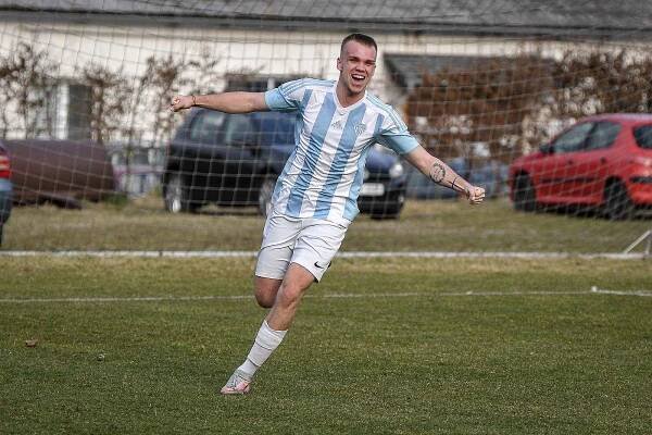 Fotbalový zápas, MSD - F - FC Heřmanice Slezská - FC Slavoj Olympia Bruntál, 26. března 2022 v Ostravě.