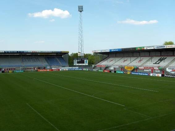Soubor:Univestadion3.jpg – Wikipedie