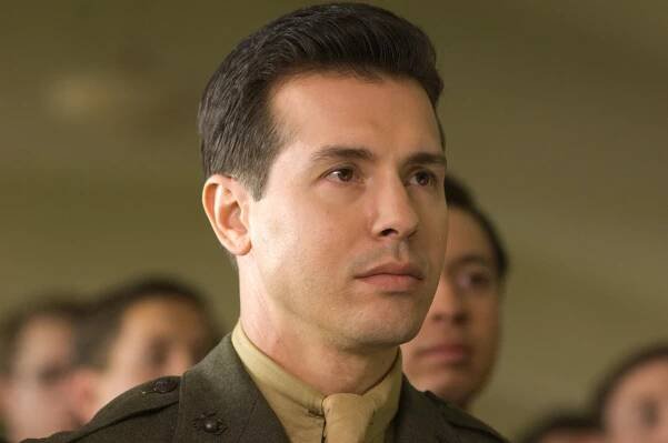 Pacifik - Guadalcanal/Leckie - Z filmu - Jon Seda