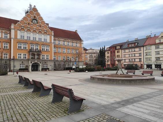 Soubor:Náměstí ČSA, Český Těšín, okres Karviná.jpg – Wikipedie
