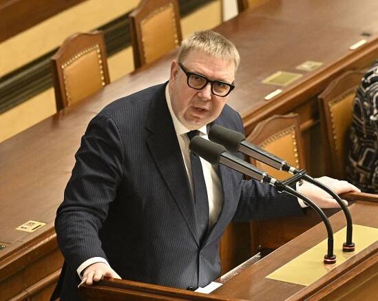 Andrej Babiš a Aleš Juchelka se vezli na lanovce: Kvůli statnému poslanci si fanoušci neodpustili jedovaté poznámky