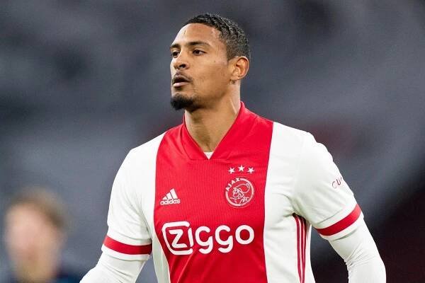 Ajax omylem nezapsal rekordní posilu Hallera na soupisku pro Evropskou ligu