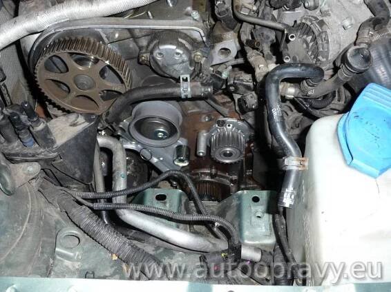 Výměna rozvodů a vodní pumpy – Octavia 20v turbo - www.autoopravy.eu