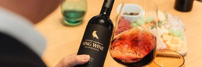 Vinařství Sing Wine z Velkých Bílovic - PIJME VÍNO S LÁSKOU