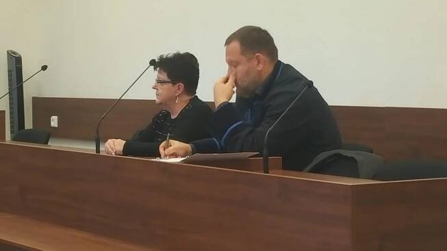 Vrchní soud snížil ženě trest za kuplířství. K prostituci nutila i nezletilou