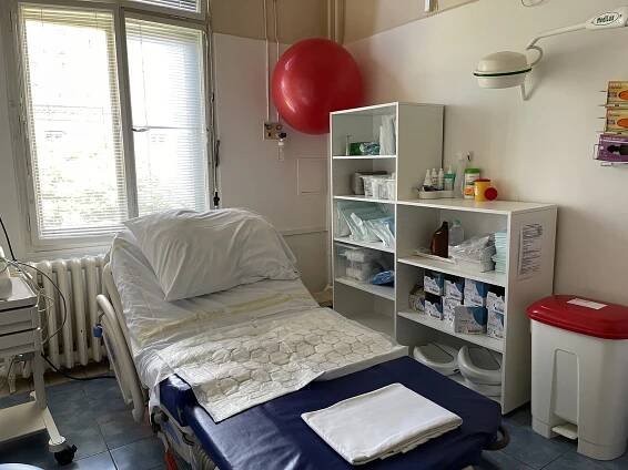 Lékaři dokážou zachránit i děti, u kterých v polovině těhotenství odteče plodová voda