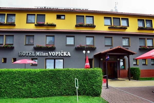 HOTEL MILAN VOPICKA - Prices & Lodge Reviews (Hluboka nad Vltavou, Czech Republic)