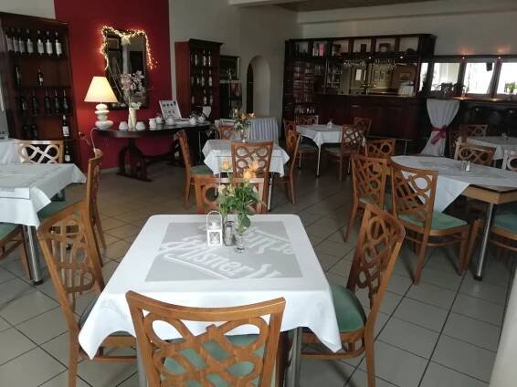 RESTAURACE | HOTEL ROZVOJ, KLATOVY: UBYTOVÁNÍ KLATOVY
