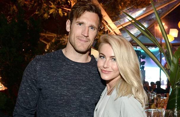 Brooks Laich Challenges Julianne Hough to a Quarantine Bake-Off