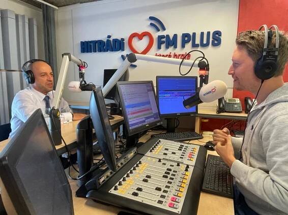 VÁCLAV ŠIMÁNEK V POŘADU LIVE HITRÁDIA FM PLUS | FN Plzeň