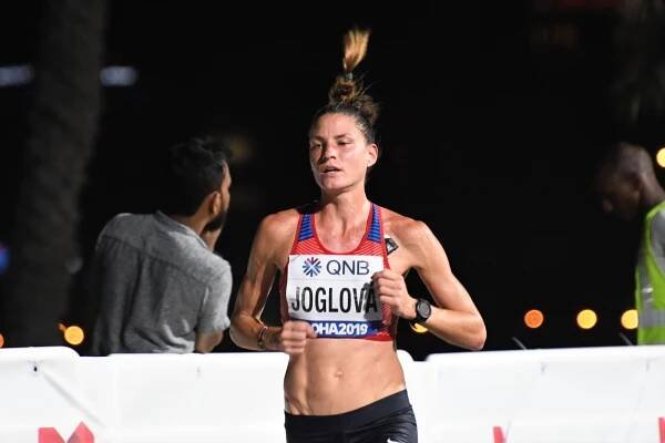 Noční senzace! Neznámá česká maratonkyně Joglová doběhla na MS v Dauhá dvacátá