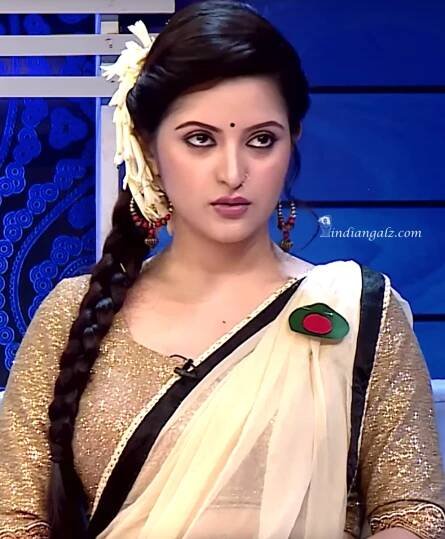 Hot Screen Caps – IndianGalz