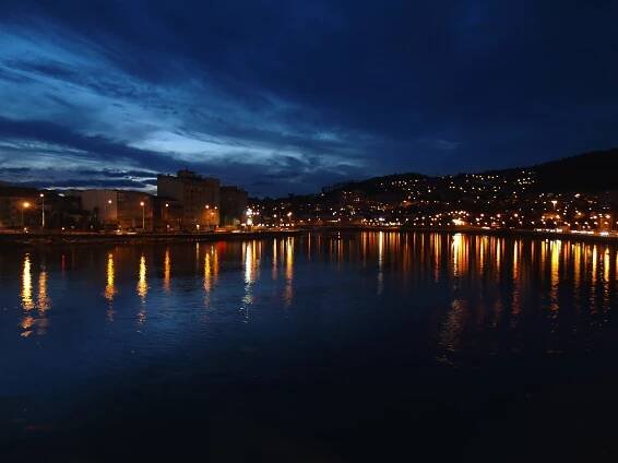 Soubor:Pontevedra-Lérez-1.jpg