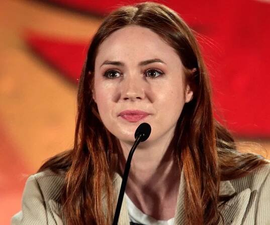 Karen Gillan Biography - Facts, Childhood, Family Life & Achievements