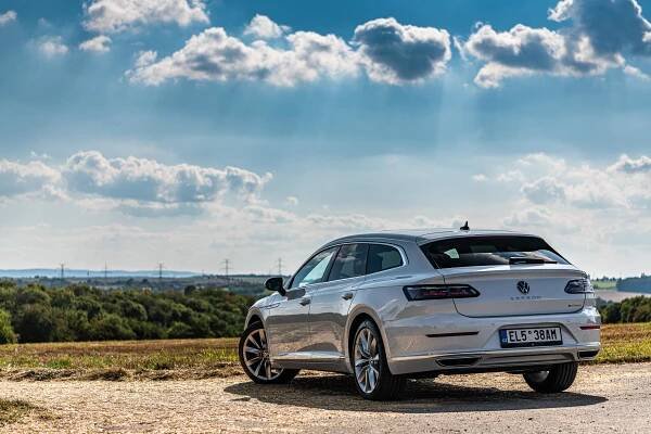 Volkswagen Arteon Shooting Brake eHybrid: Krása, ticho a pohodlí - roadblog.cz