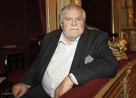 Slavný herec (85) přišel už jako malý kluk o tatínka. Oběsil se kvůli strachu o rodinu