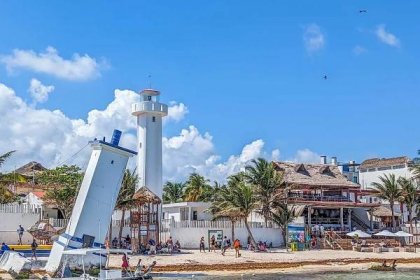 Leaning Lighthouse in Puerto Morelos, Mexico