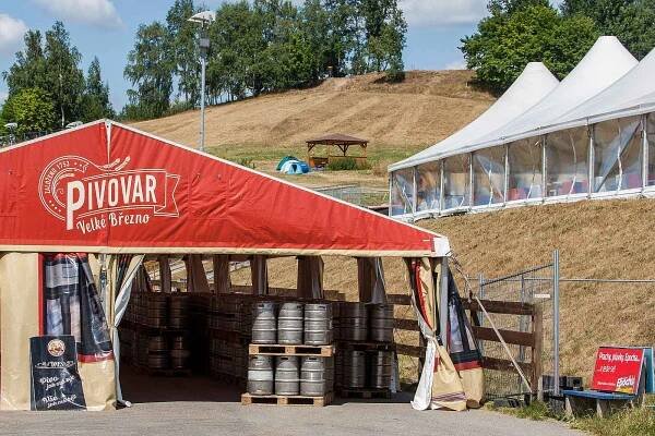 Oblíbený festival Benátská! ve Vesci přinese zábavu i dopravní omezení