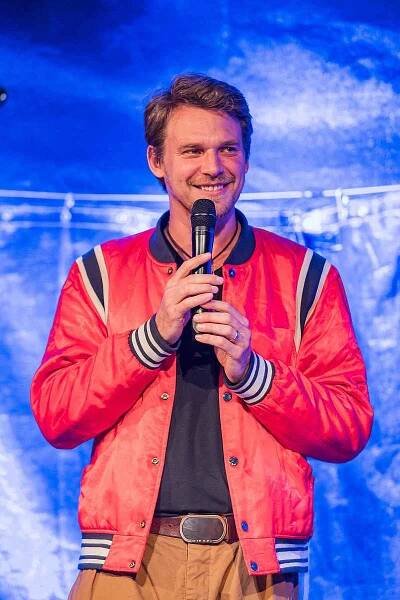 Koncert Vojtěcha Dyka, Jakuba Prachaře a Jana Maxiána na Štěrbově vile na Přehradě Les Království.