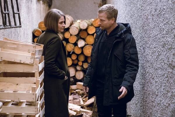 Dáma a Král - Série 4 (S04) (2019) | Filmotéka | ČSFD.cz