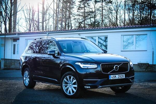 Favorit mezi velkými rodinnými prémiovými SUV: Volvo XC90! Chcete vědět proč?