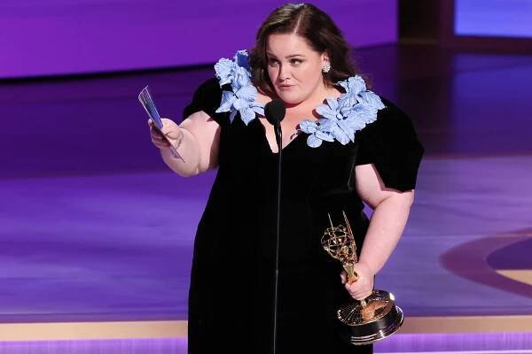 Jessica Gunning has emotional reaction to ‘Baby Reindeer’ win