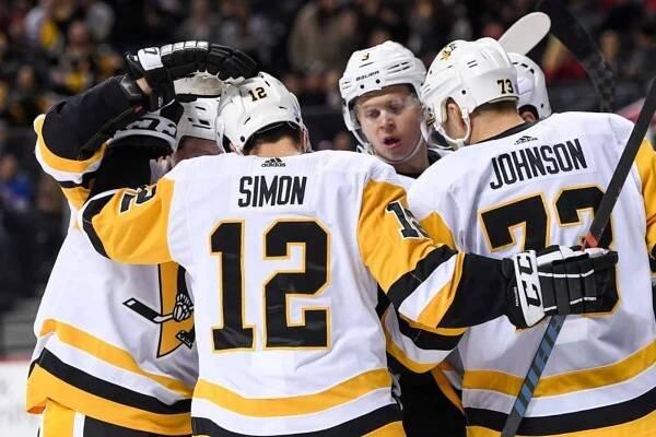 Simon za Pittsburgh konečně skóroval! Trefili se i Radil a Frolík