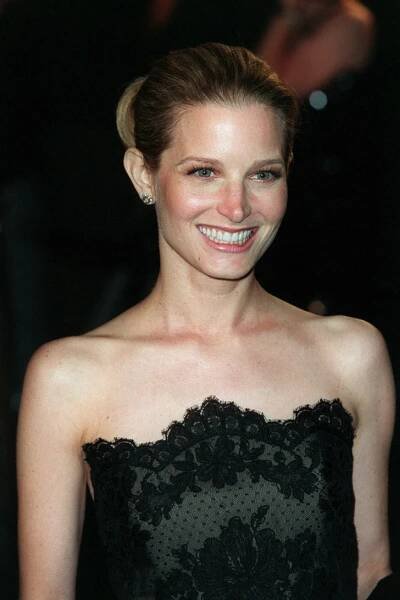 Why Bridget Fonda Chose a Different Way of Life / Bright Side