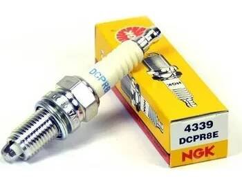 Zapalovací svíčka NGK DCPR8E na Goes Iron 450/550