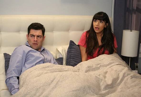 Nová holka - Socalyalcon VI - Z filmu - Max Greenfield, Hannah Simone