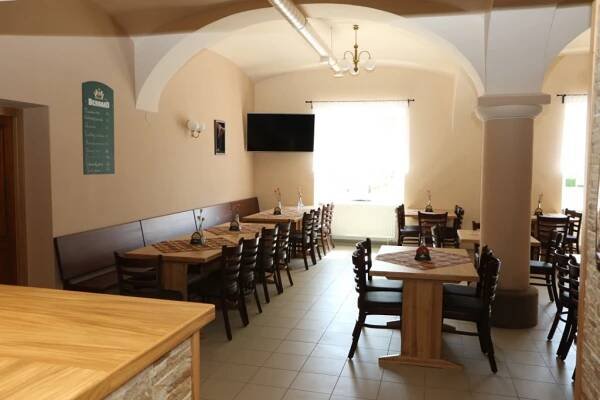 Nový nájemce otevřel po rekonstrukci Restauraci Radnice - Městys Mlázovice