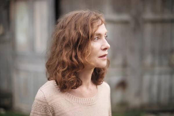 Isabelle Huppert ve filmu Začít znovu.