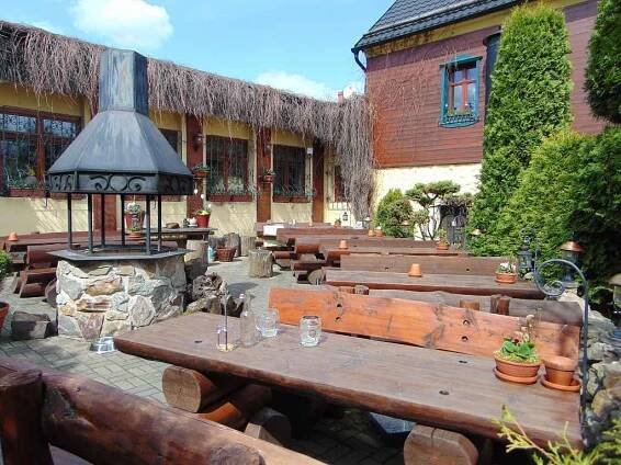 Restaurace a pivovar Černý Orel Osek.