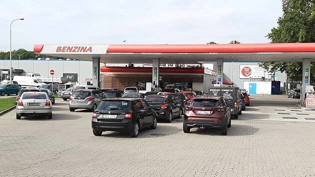 Je konec. Radost z levného tankování u Orlenu na Karvinsku trvala pár hodin