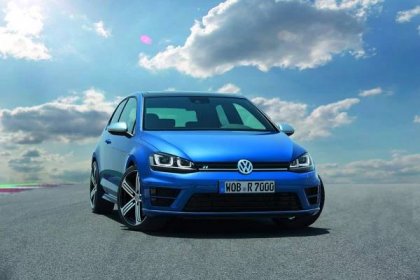 Volkswagen ukázal nové foto Golfu R - velká fotogalerie + video