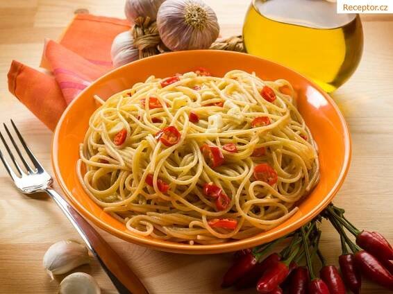 Špagety aglio olio (recept na rok 2025) - Receptor.cz
